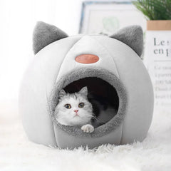 Winter Cozy Cave: Cat & Dog Bed