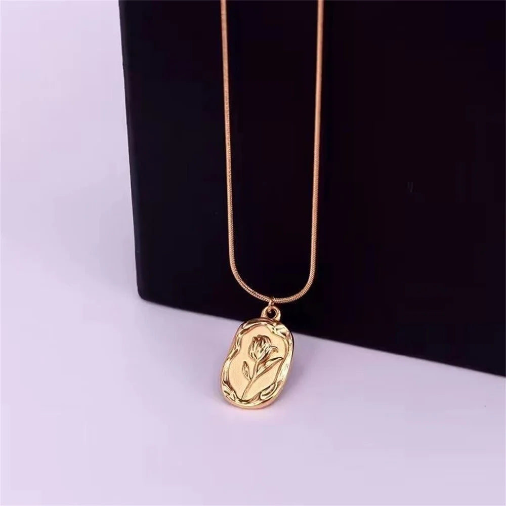 Vintage Geometric Rose Pendant Necklace