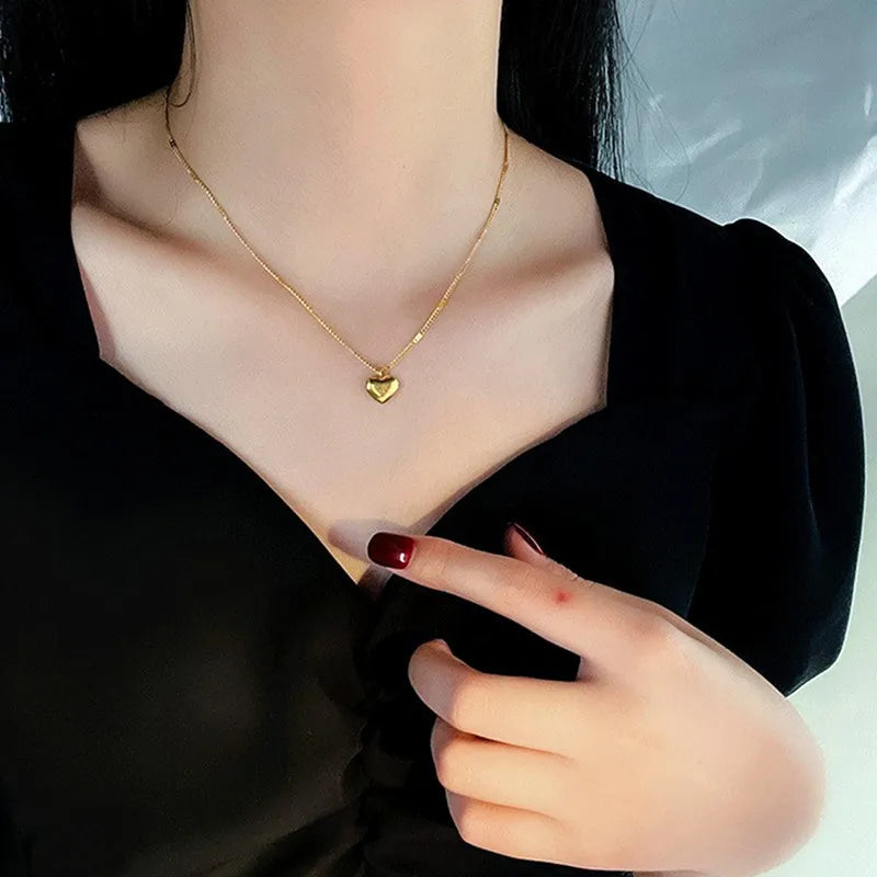 Vintage Gold Heart Pendant Choker Necklace