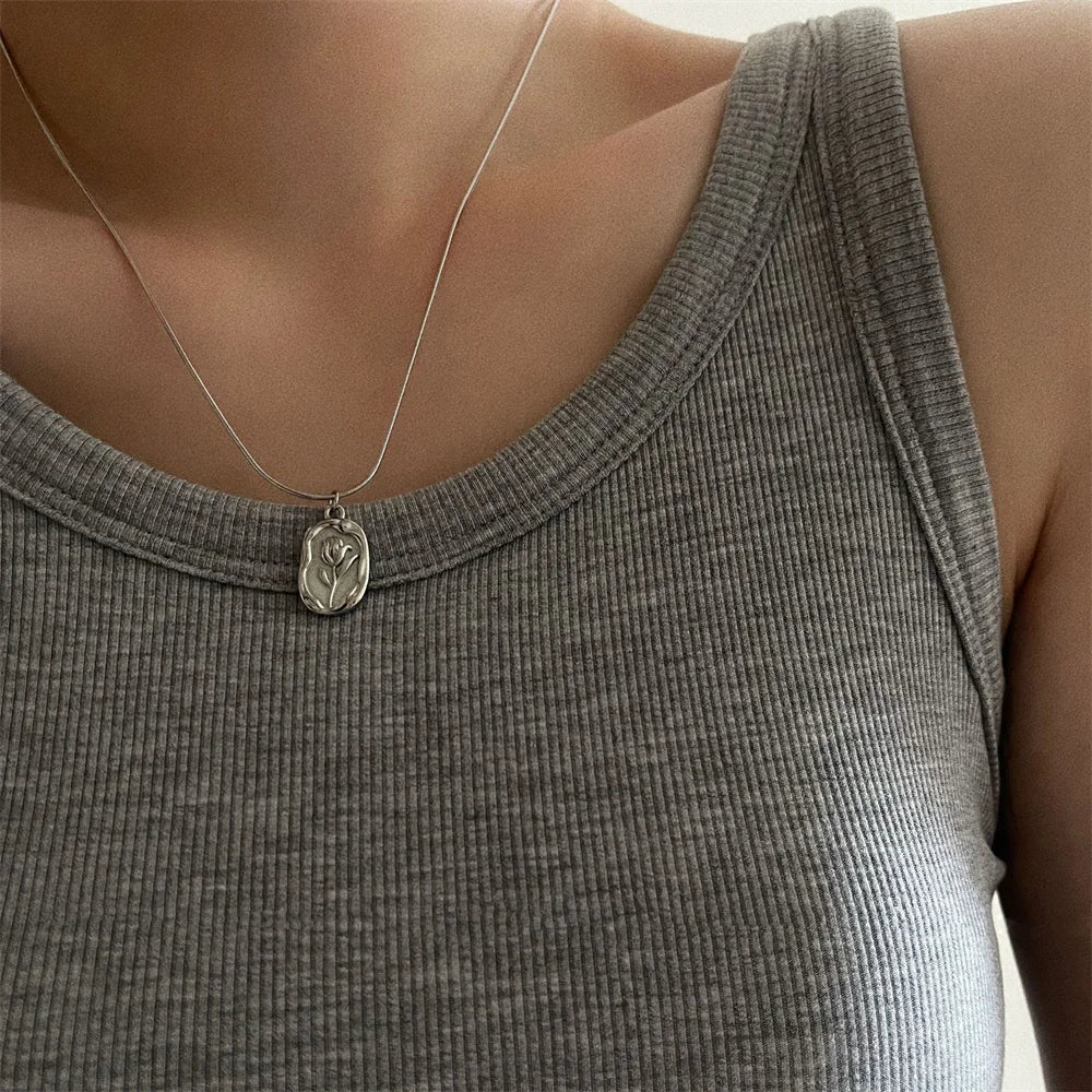 Vintage Geometric Rose Pendant Necklace